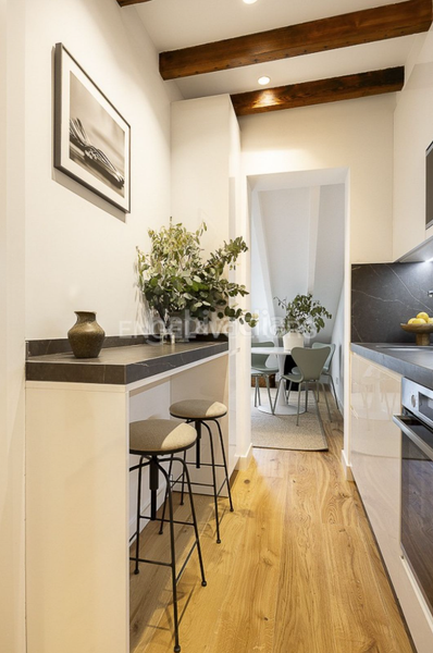 Foto 444bbe2c-570a-4eff-9988-4f22740b59f5. Apartment with heating in Jerónimos Madrid