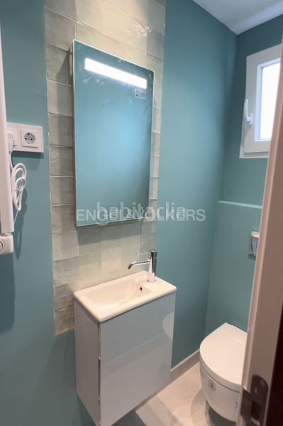 Foto 50ea07ff-c21c-4607-b9fe-7c170b09f676. Apartment with heating in Jerónimos Madrid