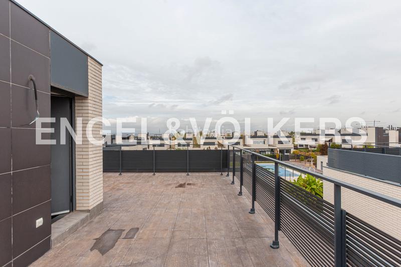 Foto a00540b0-d113-4fb6-a776-fc43982d517c. Casa a schiera con riscaldamento parcheggio in Cortijo sur Boadilla del Monte