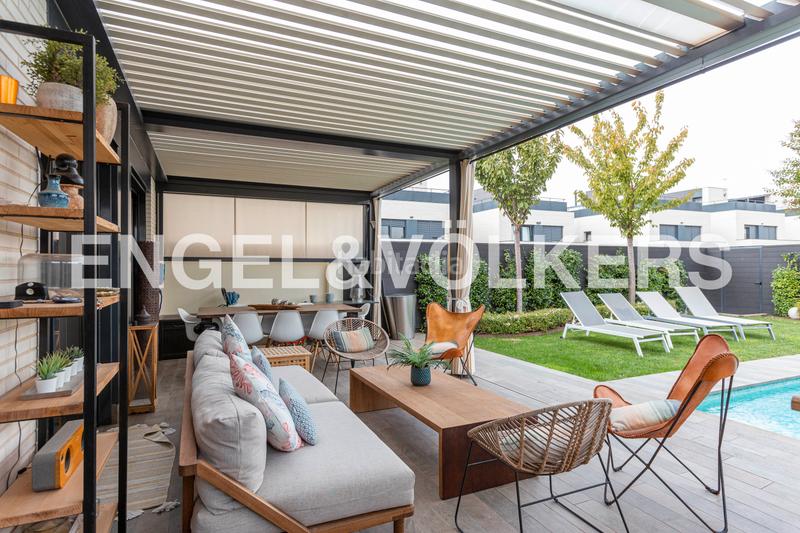 Foto eafa0257-3cf7-47c9-80ff-516ab208ac2c. Casa a schiera con riscaldamento parcheggio in Cortijo sur Boadilla del Monte