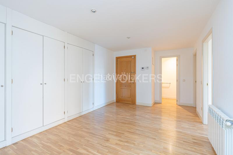 Foto b86d7ddc-28ef-4c90-b14b-f43f2a2f9fe8. Appartement avec chauffage parking piscine dans Valdemarín Madrid