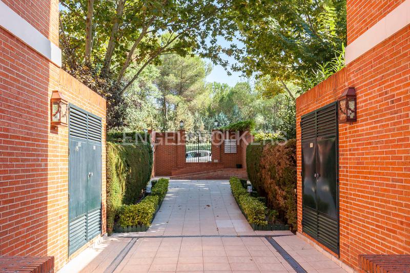 Foto cfc46bbb-2644-4b40-a391-5aff79c52fb3. Appartement avec chauffage parking piscine dans Valdemarín Madrid