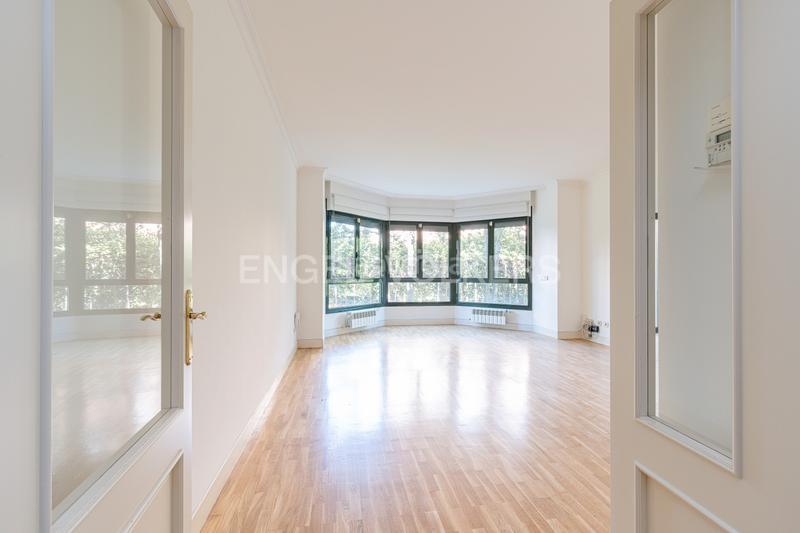 Foto ed0767ff-f088-4849-8ef3-ffaa35fd0456. Appartement avec chauffage parking piscine dans Valdemarín Madrid
