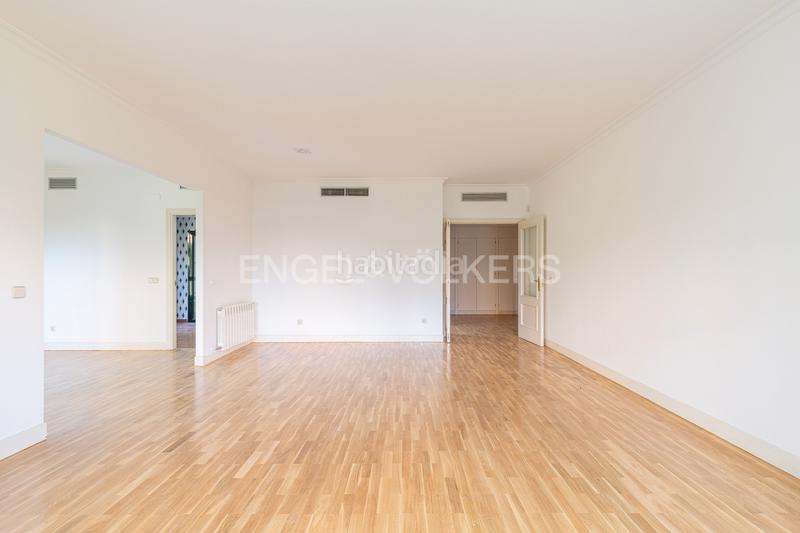 Foto ed230abd-0637-4248-92a1-8dca4eb9f9fe. Appartement avec chauffage parking piscine dans Valdemarín Madrid