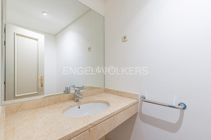 Foto ff174ca1-4fb1-4584-8cb4-ecf98445e3c5. Appartement avec chauffage parking piscine dans Valdemarín Madrid