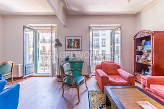 Appartement  Calle de juan de austria. Propiedad en finca clásica en la mejor zona de trafalgar