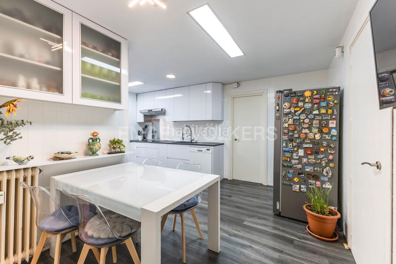 Foto 656b85d8-4e8e-4a2a-a6cf-465e995a8932. Apartament amb calefacció aparcament a Ciudad Jardín Madrid