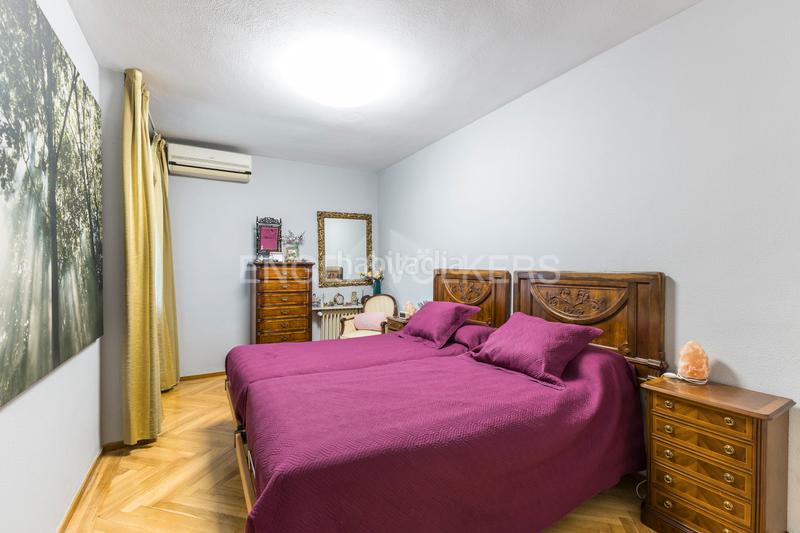 Foto 99467893-962e-440c-ba90-2aadfcbafc24. Apartament amb calefacció aparcament a Ciudad Jardín Madrid