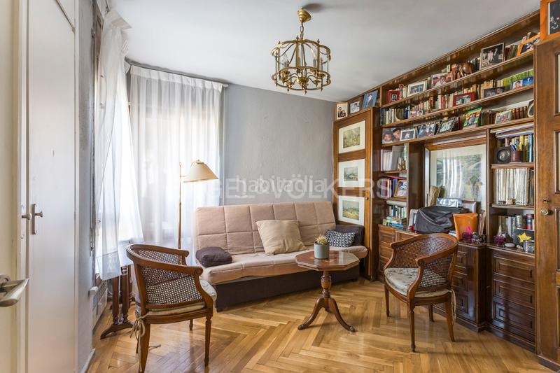 Foto a993ccd3-0391-4111-abf3-0f4a1de95457. Apartament amb calefacció aparcament a Ciudad Jardín Madrid