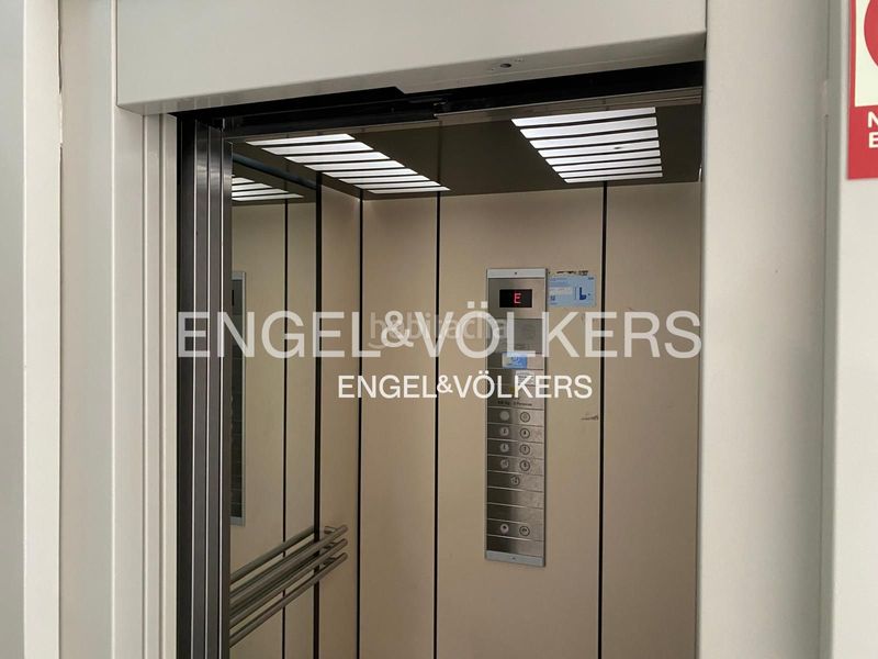 Foto 1281e39a-365f-4d2a-aa54-9f76f4b79434. Estudi amb calefacció aparcament a Valdeacederas Madrid