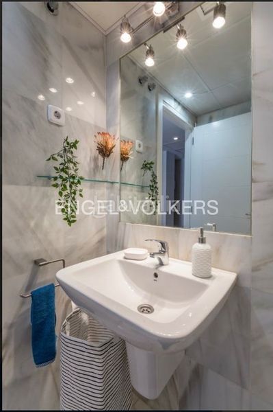 Foto d2d3be8a-2bfd-43da-840f-d1474984cf05. Estudi amb calefacció aparcament a Valdeacederas Madrid