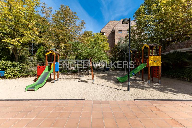 Foto 4cb47671-9c31-4032-b8f6-720910e11330. Duplex avec chauffage parking piscine dans Norte Pozuelo de Alarcón