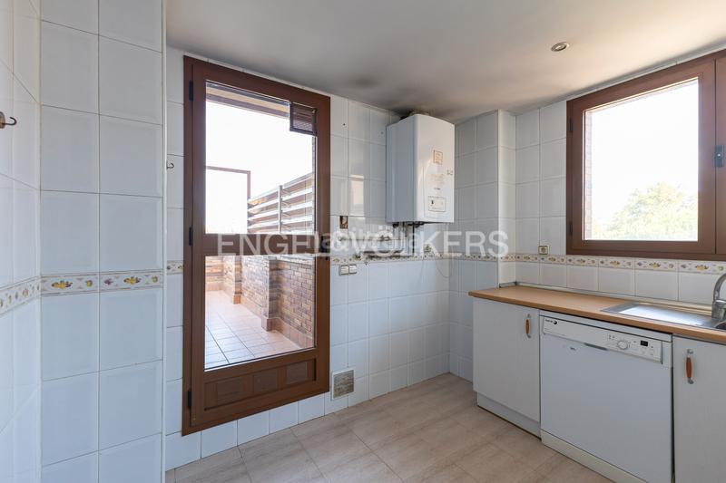 Foto 8d4c2ca7-a633-4ac7-b04d-e6e6e6694618. Duplex avec chauffage parking piscine dans Norte Pozuelo de Alarcón