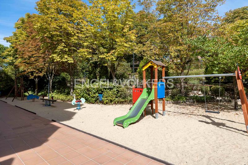Foto e87059cf-3fe7-4254-8b01-2307c1e1fcf9. Duplex avec chauffage parking piscine dans Norte Pozuelo de Alarcón