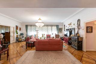 Apartamento  Calle del marqués de urquijo. Magnífica propiedad con garaje en finca de argelles