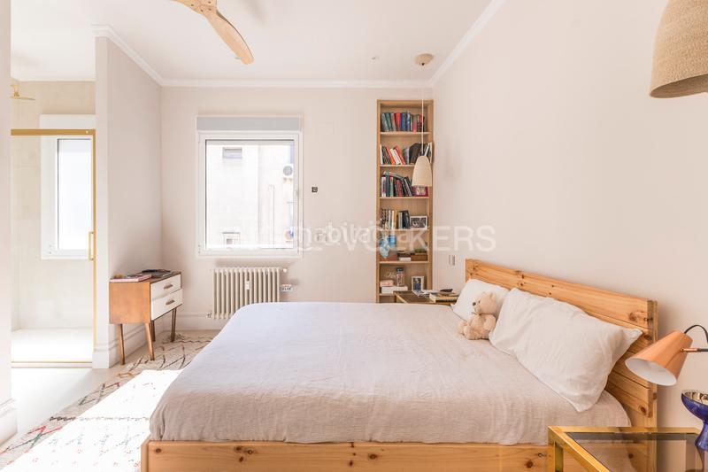 Foto 34db4dc5-65d0-40dc-983c-97ea2e8363d5. Apartamento maravillosa propiedad familiar reformada en argelles en Madrid