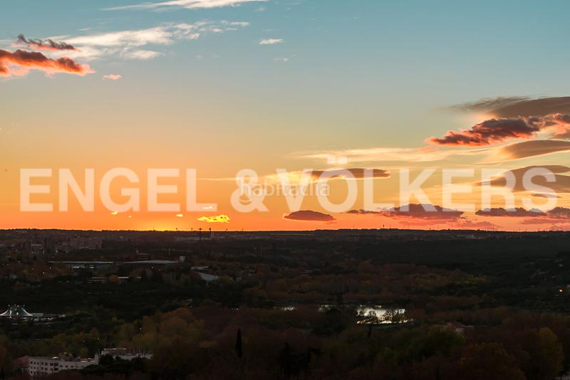 Foto 685555ce-5564-4cfc-be3e-a5bbb56e9b47. Apartamento maravillosa propiedad familiar reformada en argelles en Madrid