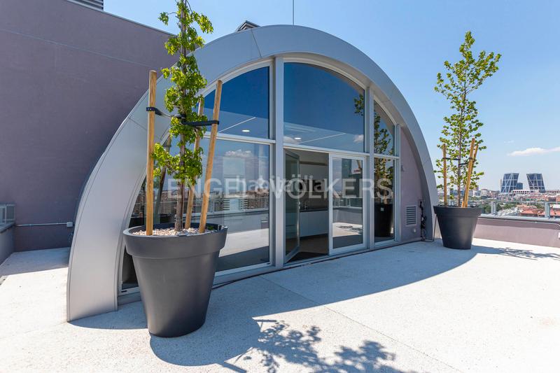 Foto 35db66e8-1f9d-4c30-ba4e-3c2e3dd0bb5a. Apartamento duplex de lujo en arturo soria Costillares en Madrid