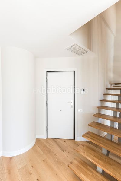 Foto 3e9a0075-e407-45e1-a479-47c8d975c2e1. Apartamento duplex de lujo en arturo soria Costillares en Madrid