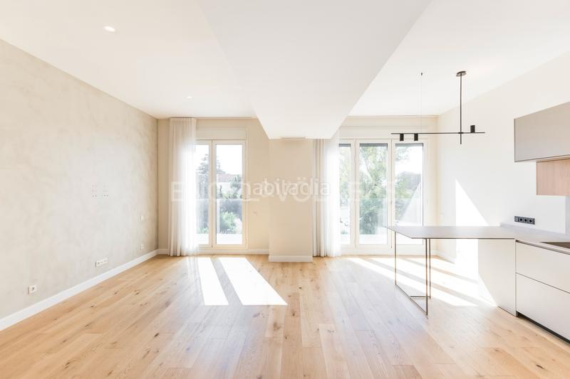 Foto f0111478-7050-46af-8ca8-68b8fca4c034. Apartamento duplex de lujo en arturo soria Costillares en Madrid