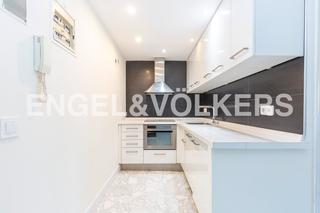 Location Appartement  Calle tapia de casariego. Dúplex con terraza en valdemarín