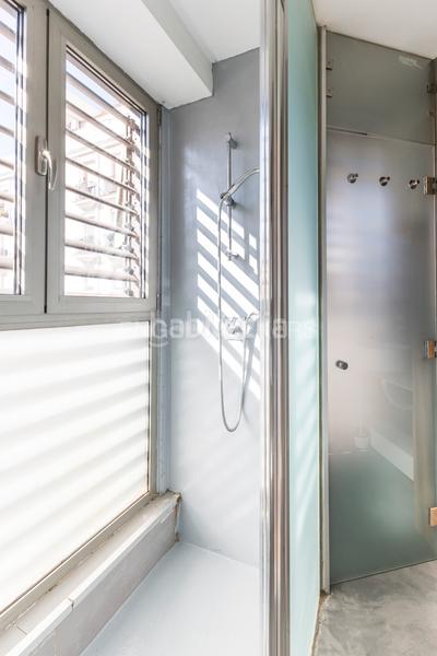 Foto 2fe2a77c-284a-4c4b-af57-fccd24563277. Zweistöckige wohnung mit heizung in Guindalera Madrid