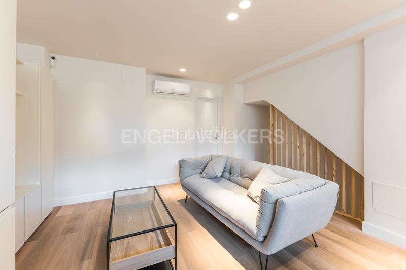 Foto 23504ba1-3e9b-4fe7-964a-14805a5a5850. Apartamento maravilloso duplex con posibilidad de 2 apartamentos. en Madrid