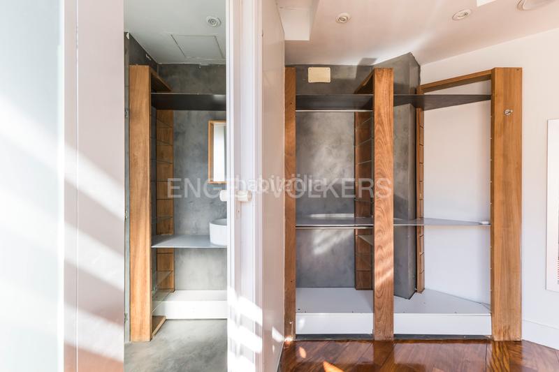 Foto 3cde29e8-aee5-4dcf-a03c-c1905ec7fa6b. Apartamento maravilloso duplex con posibilidad de 2 apartamentos. en Madrid