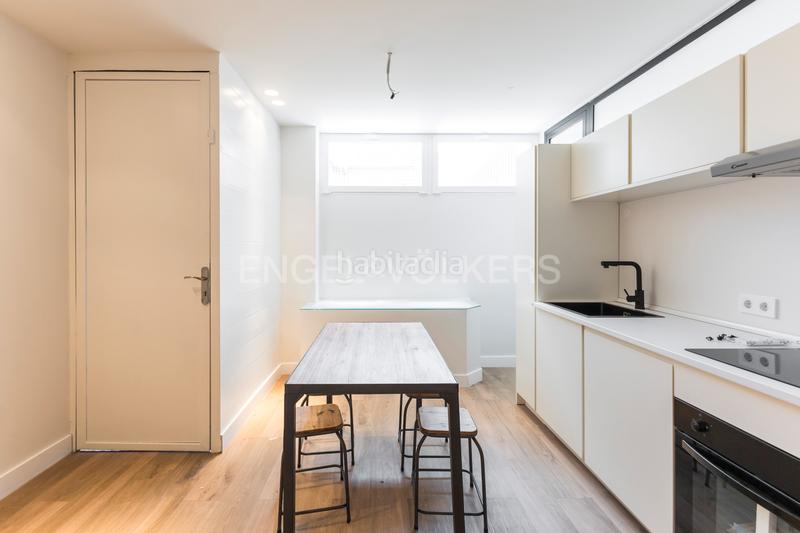 Foto cb81c985-e7c0-4455-935c-aab5ab8ac0be. Apartamento maravilloso duplex con posibilidad de 2 apartamentos. en Madrid