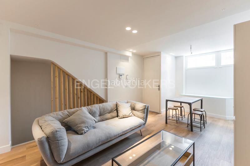 Foto fee61d23-f4b3-4a65-847f-e0fd8b96090a. Apartamento maravilloso duplex con posibilidad de 2 apartamentos. en Madrid