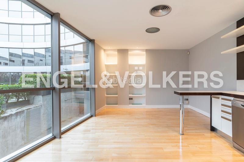 Foto 9bcb0e3f-4f8c-419e-bbdd-49c32ad7c99a. Location loft avec chauffage parking piscine dans Valdemarín Madrid