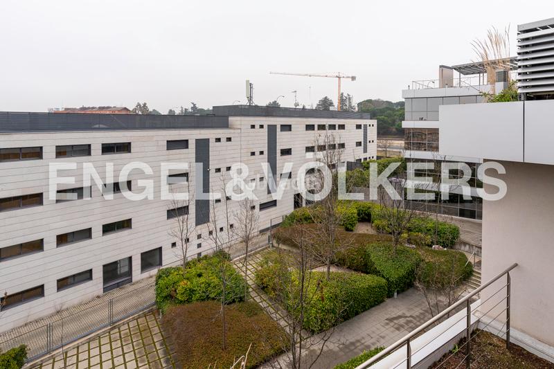 Foto acbed35f-d04d-42ee-a966-07243eb80623. Location loft avec chauffage parking piscine dans Valdemarín Madrid