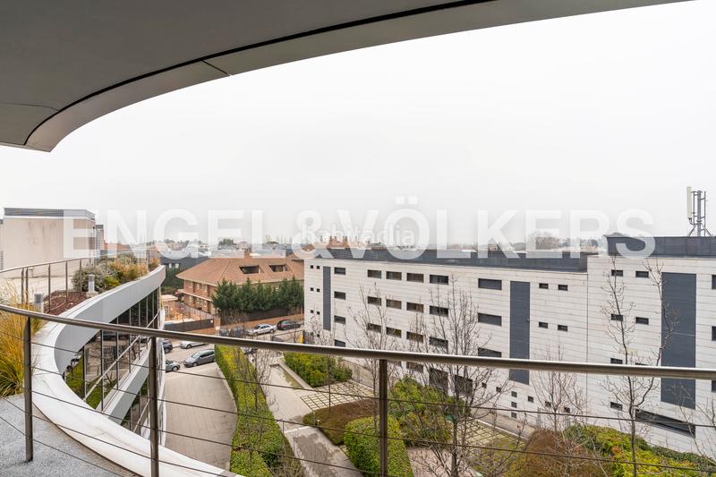 Foto 221a234a-6741-4bb0-b521-ad5bb87eef71. Rent loft with heating parking pool in Valdemarín Madrid