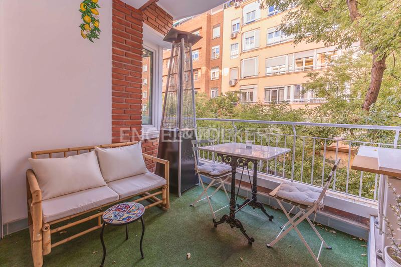 Foto 9eae490d-2c32-4dd2-bb01-c75437be29f5. Apartamento magnífica vivienda reformada con terraza en Gaztambide en Madrid