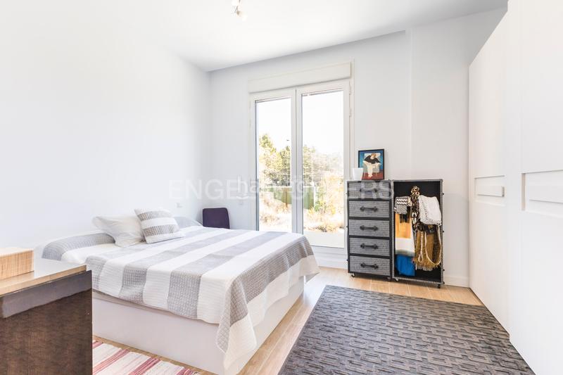 Foto 08d2c036-fc2b-402b-9d99-d550d5b58f3a. Duplex avec chauffage parking piscine dans Costillares Madrid