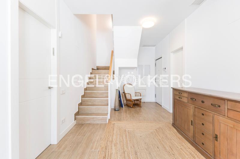 Foto 0d2158e7-a27b-4654-8558-ba3645118e77. Duplex with heating parking pool in Costillares Madrid