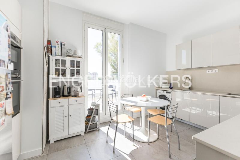 Foto 1dbaeeba-ddc0-4a20-ae6a-ad219eb98a30. Duplex with heating parking pool in Costillares Madrid