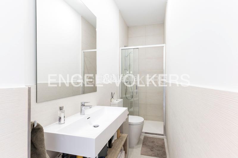 Foto 6305f131-fd56-46d9-b6fb-41d93bfd2e43. Duplex with heating parking pool in Costillares Madrid