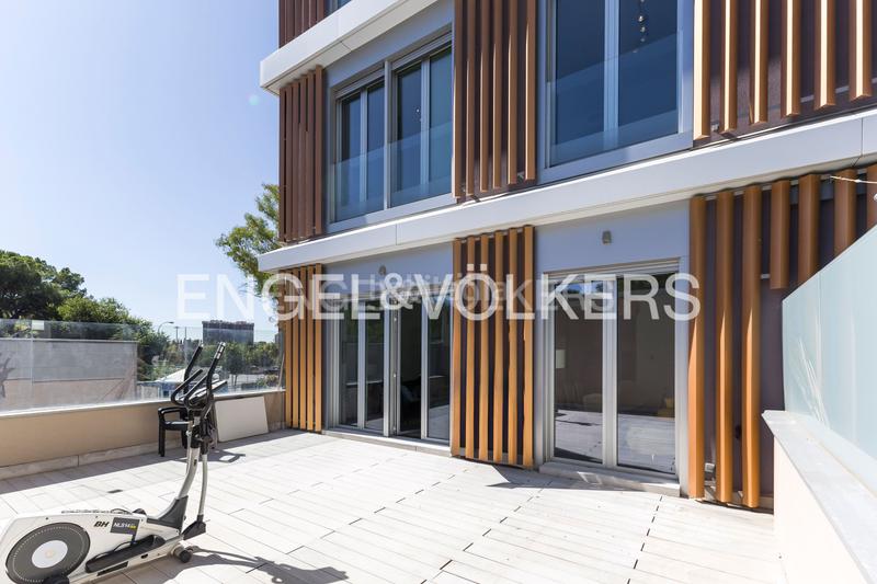 Foto 6a5938d5-878b-4927-b517-8297ac1f28a6. Duplex with heating parking pool in Costillares Madrid