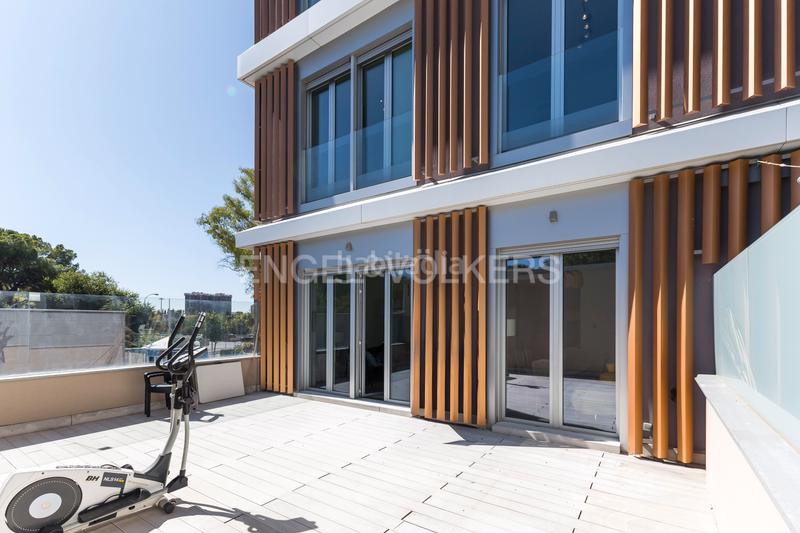 Foto 8907291b-38be-4911-ad6d-f0834d109098. Duplex avec chauffage parking piscine dans Costillares Madrid