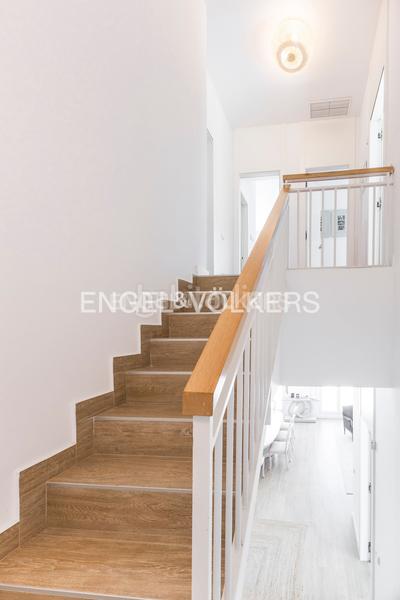 Foto db8c5ed4-da13-414c-ab0a-7dd29ee616ab. Duplex with heating parking pool in Costillares Madrid