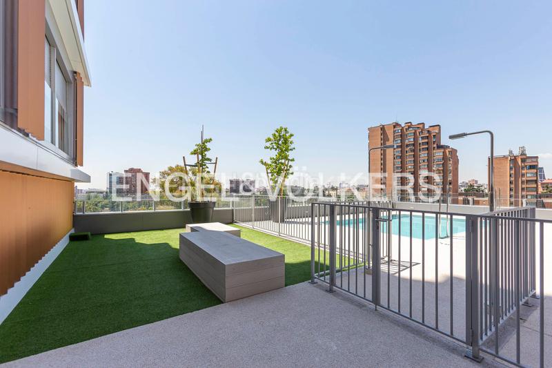 Foto e5b46c20-e8c7-4194-8036-00b01efbadcd. Duplex with heating parking pool in Costillares Madrid