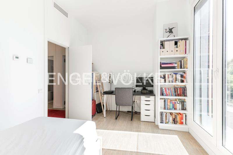 Foto ec023317-50bb-497e-a425-a5affe1c1055. Duplex with heating parking pool in Costillares Madrid