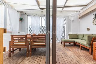 Apartament a Embajadores-Lavapiés. Atico con terraza privada y cuatro balcones en madrid histórico