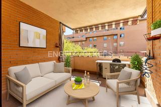 Apartament a Norte. Espacioso apartamento  con terraza y piscina en alcobendas norte