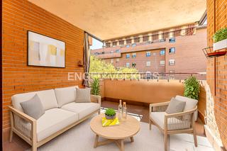 Apartament a Norte. Excelente apartamento de cuatro dormitorios con bonita terraza e