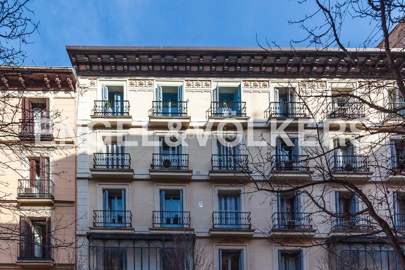 Foto d1bf0d20-055e-413c-8218-83a3836f129e. Lloguer apartament amb calefacció a Recoletos Madrid