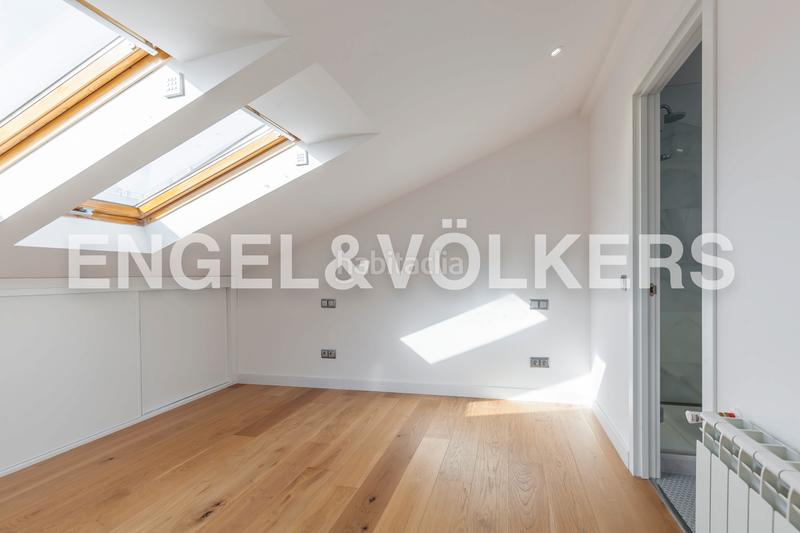 Foto d5dd8bf7-e069-40e8-b122-8cb01f6308ea. Rent apartment with heating in Recoletos Madrid