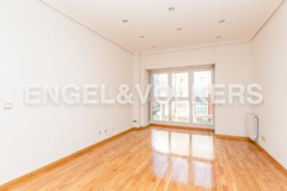 Lloguer Apartament  Avenida del talgo. Cómodo y acogedor piso en alquiler en av del talgo