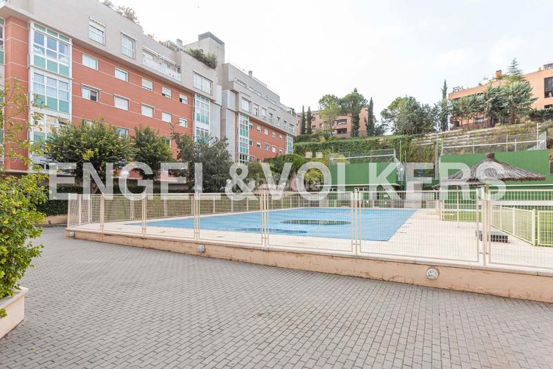Foto 537e263e-08f3-42b3-840e-d854272154ac. Location appartement avec chauffage parking piscine dans Madrid